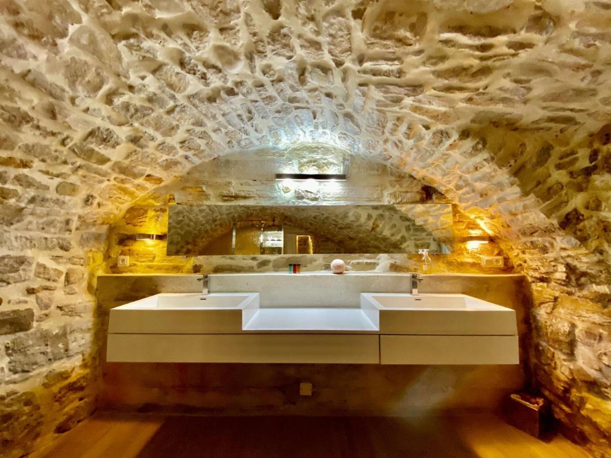 La Maison Des Vendangeurs - Table D'Hotes Le Soir Du Jeudi Au Dimanche- Jacuzzi - Balneo Spa - Acces Piscine Pour Toutes Les Chambres Sauf Studio Coquet- Piscine De Mai A Mi-Octobre Martignargues Экстерьер фото