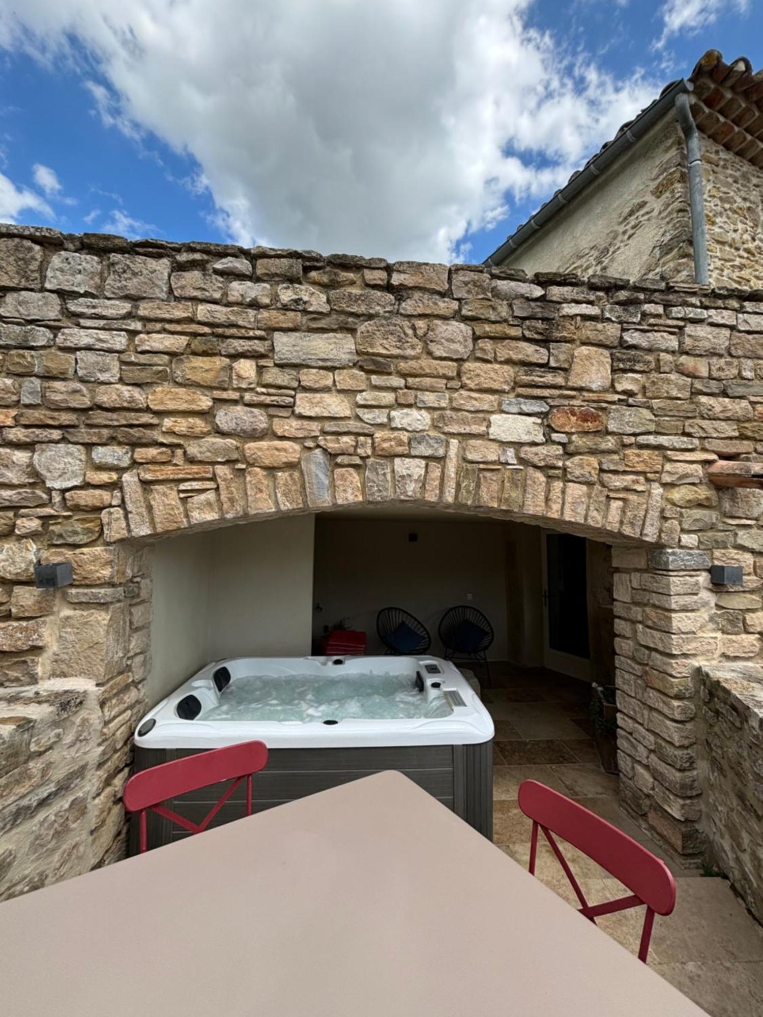 La Maison Des Vendangeurs - Table D'Hotes Le Soir Du Jeudi Au Dimanche- Jacuzzi - Balneo Spa - Acces Piscine Pour Toutes Les Chambres Sauf Studio Coquet- Piscine De Mai A Mi-Octobre Martignargues Экстерьер фото