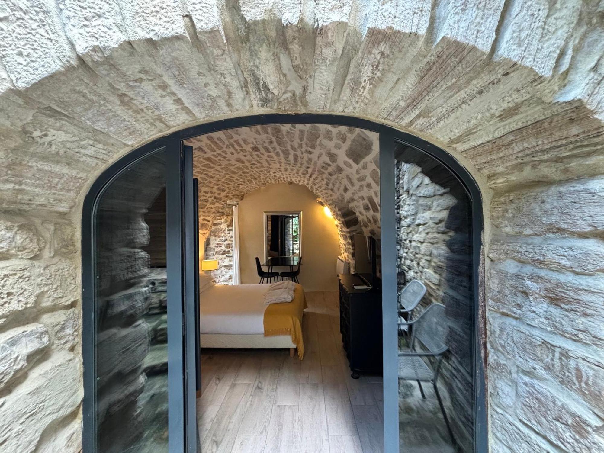 La Maison Des Vendangeurs - Table D'Hotes Le Soir Du Jeudi Au Dimanche- Jacuzzi - Balneo Spa - Acces Piscine Pour Toutes Les Chambres Sauf Studio Coquet- Piscine De Mai A Mi-Octobre Martignargues Экстерьер фото