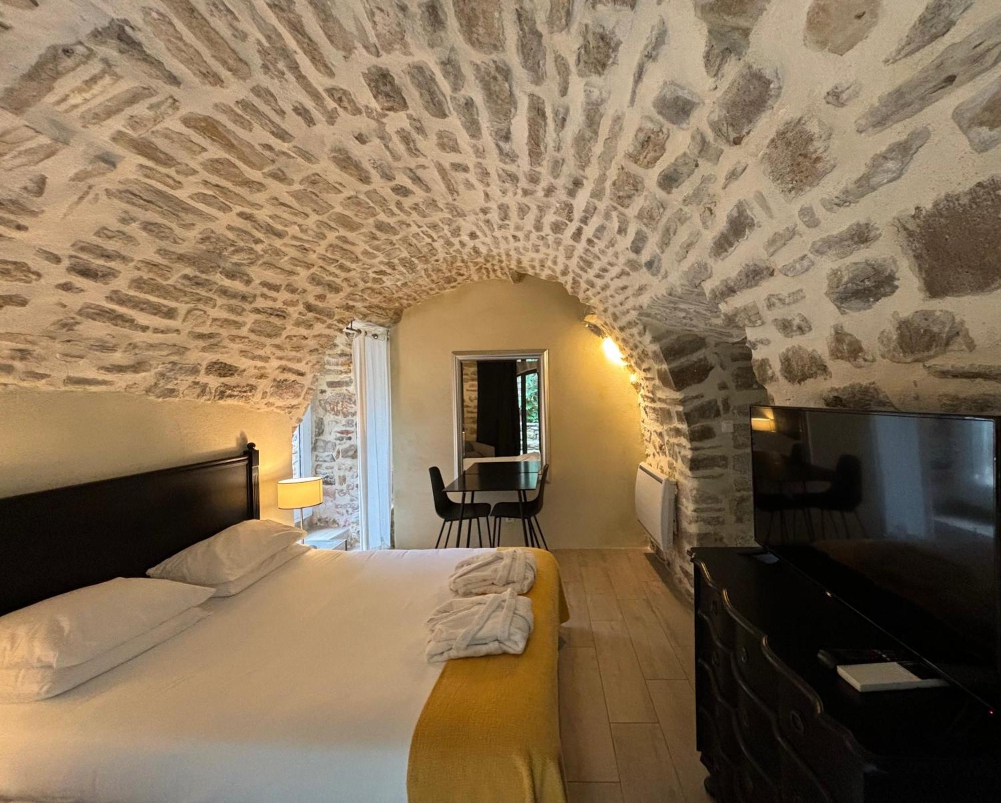 La Maison Des Vendangeurs - Table D'Hotes Le Soir Du Jeudi Au Dimanche- Jacuzzi - Balneo Spa - Acces Piscine Pour Toutes Les Chambres Sauf Studio Coquet- Piscine De Mai A Mi-Octobre Martignargues Экстерьер фото