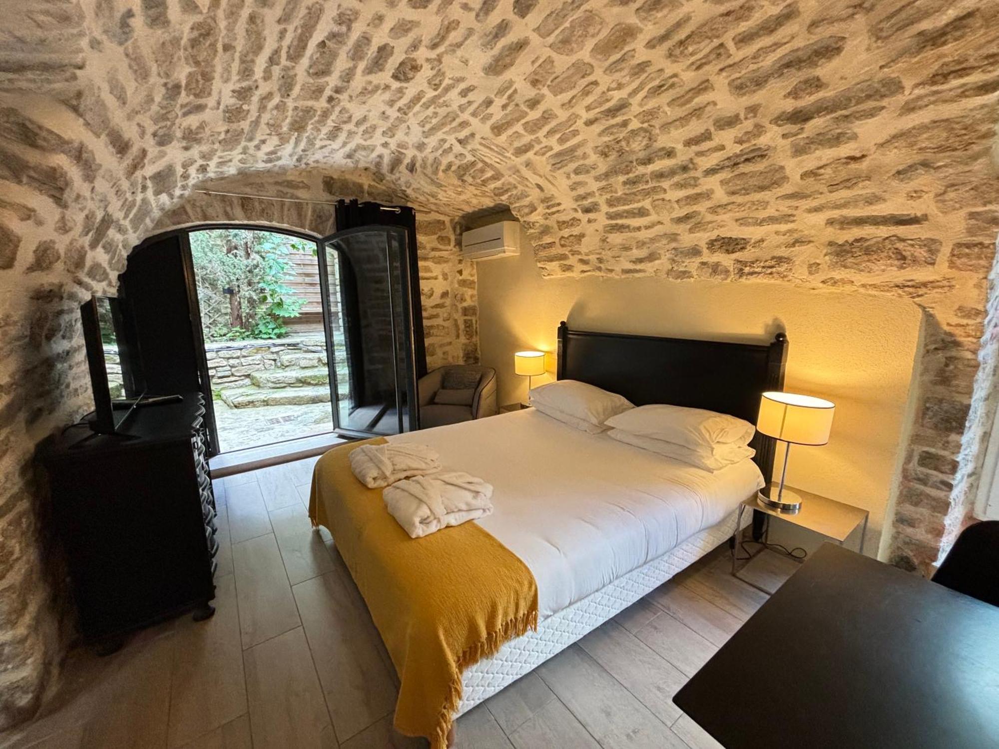 La Maison Des Vendangeurs - Table D'Hotes Le Soir Du Jeudi Au Dimanche- Jacuzzi - Balneo Spa - Acces Piscine Pour Toutes Les Chambres Sauf Studio Coquet- Piscine De Mai A Mi-Octobre Martignargues Экстерьер фото